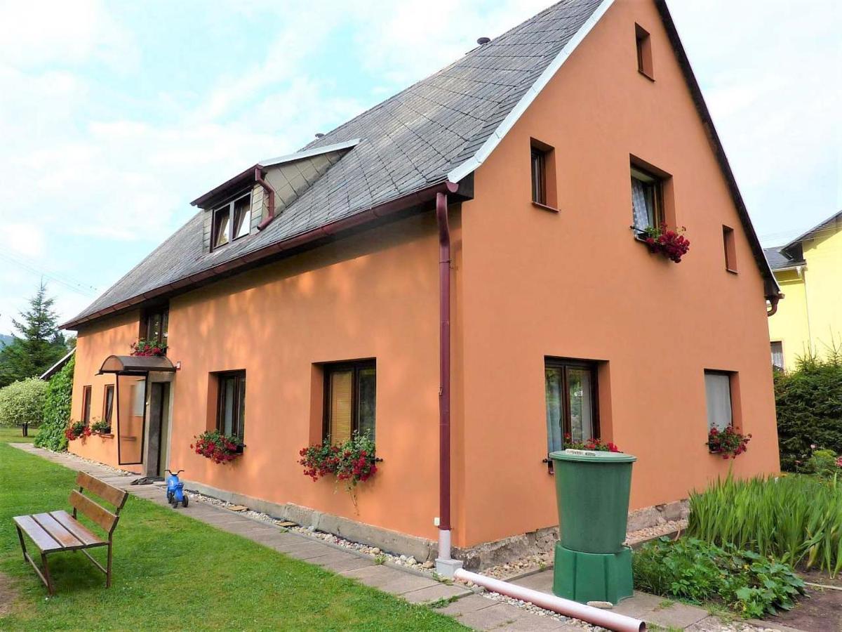Chalupa U Prochazku Mezimesti Exterior foto