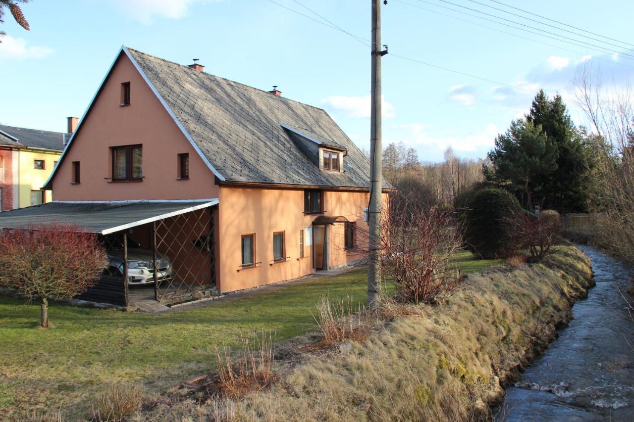 Chalupa U Prochazku Mezimesti Exterior foto